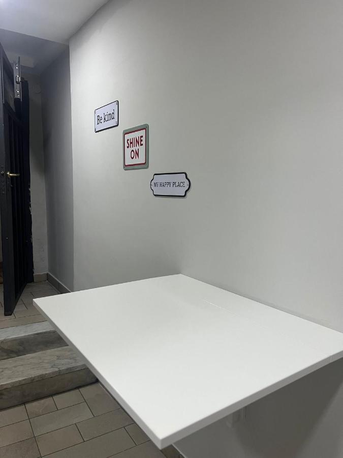 Apartment Carlo III Napoli Bagian luar foto