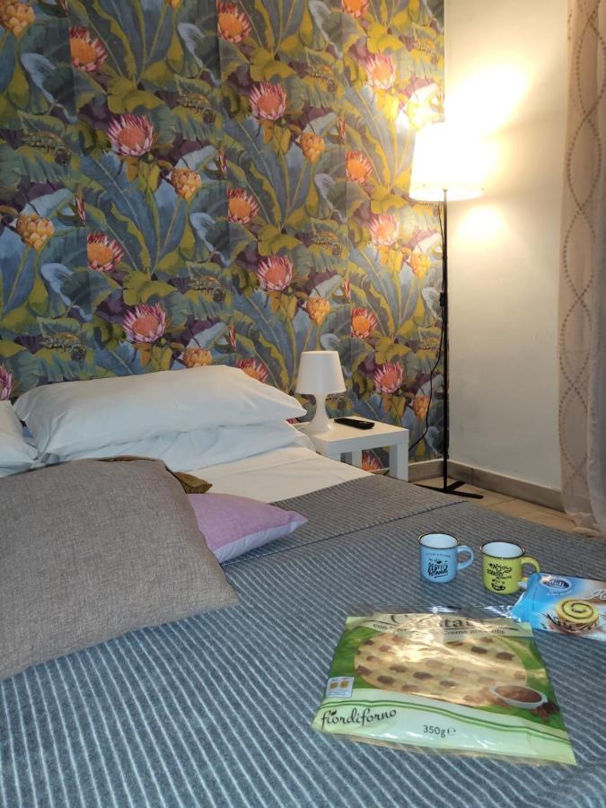 Apartment Carlo III Napoli Bagian luar foto