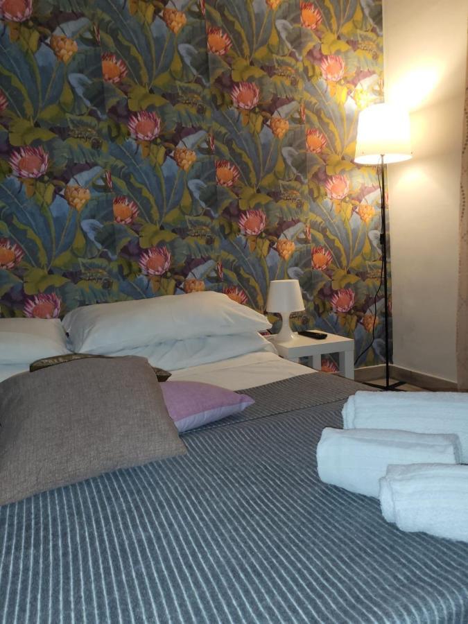 Apartment Carlo III Napoli Bagian luar foto